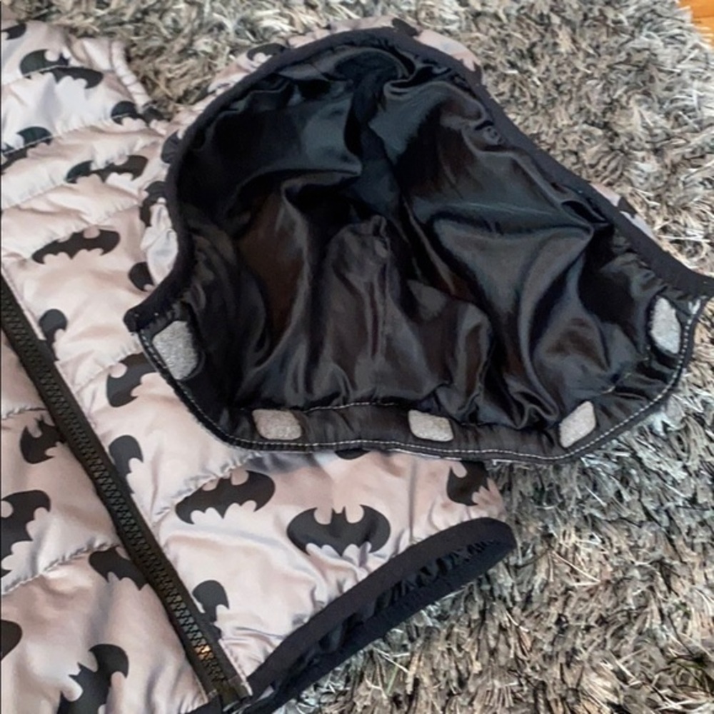H&M boys 2-3 years Batman vest detachable hood. - Picture 3 of 3
